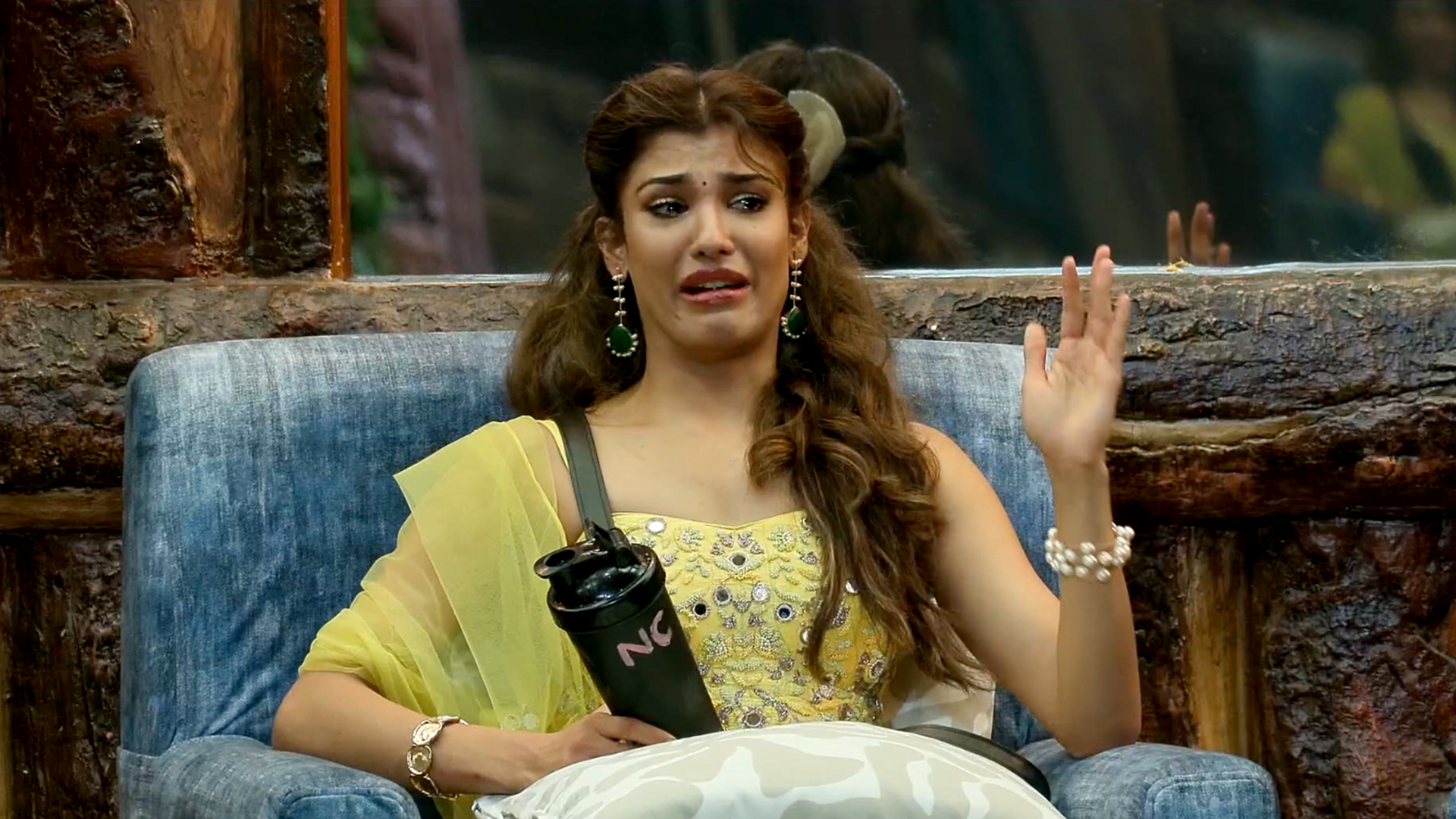 Bigg Boss-19 में नेहल चुडासमा ने रोते हुए बोला झूठ, गौरव खन्ना ने खोली पोल