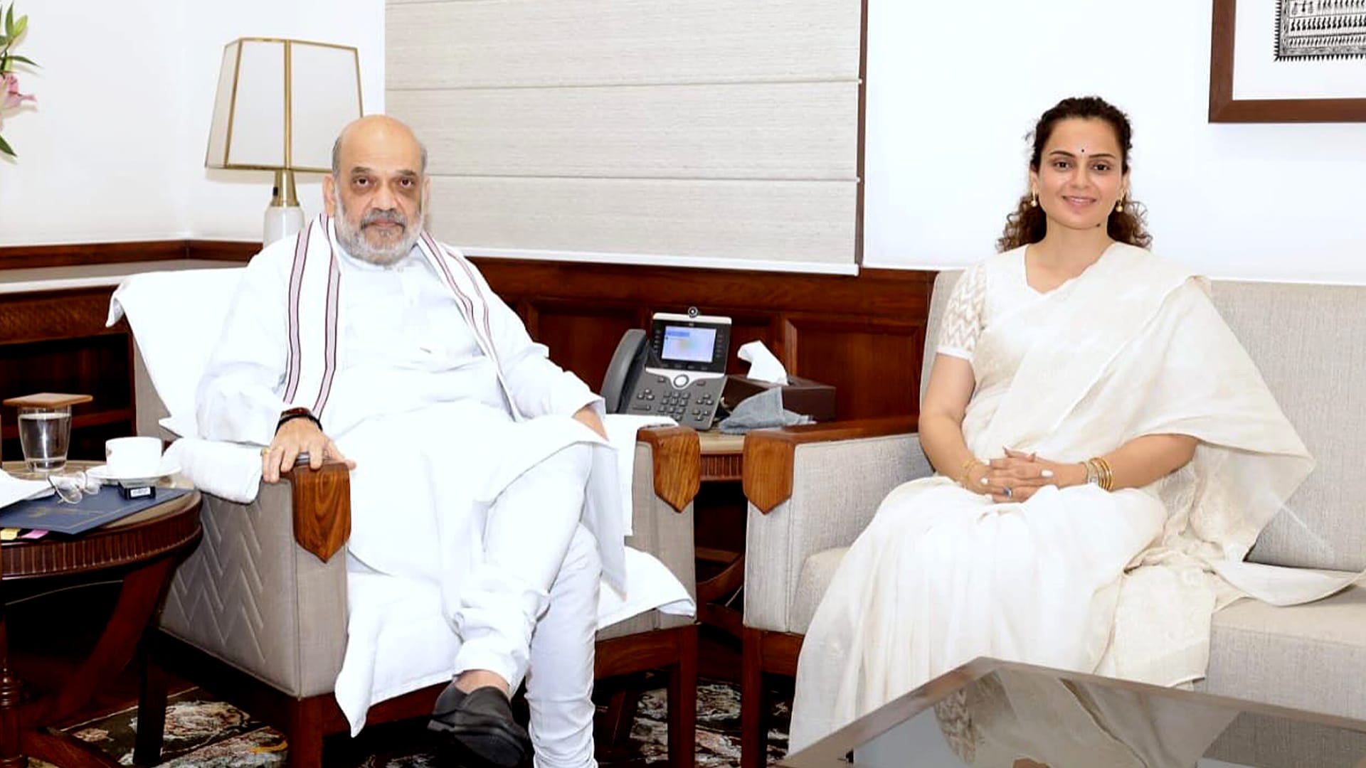 लोकसभा में हंगामा, कंगना बोलीं ,”अमित शाह के चेहरे पर कागज़ ही नहीं, पत्थर भी मारे गए”!