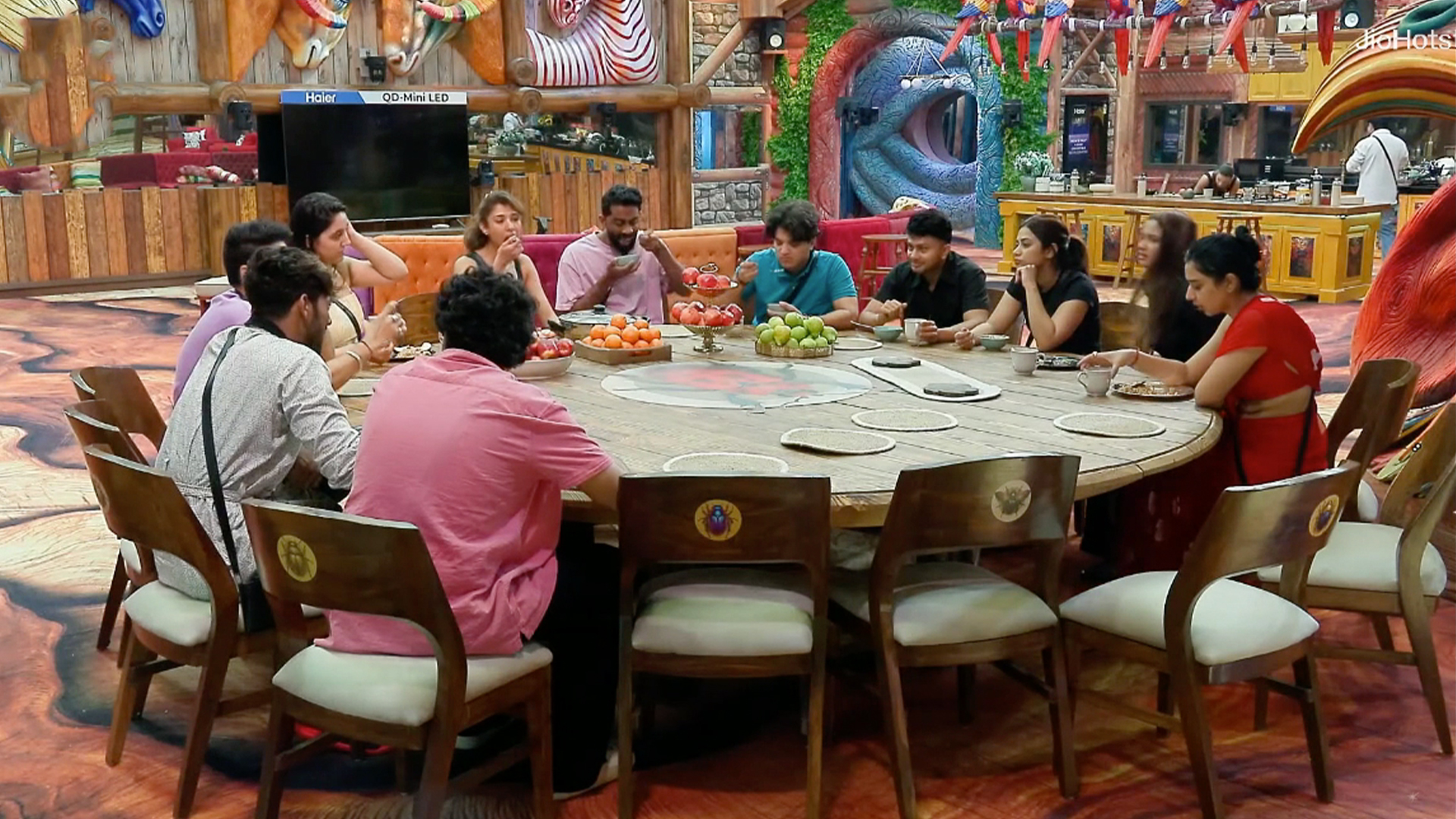 Bigg Boss 19 : पहले हफ्ते में ही BB 19 के विनर का खुलासा! इस कंटेस्टेन्ट के हाथ में होगी ट्रॉफी?