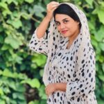 मंदिर के तालाब में पैर धोने के मामले में फंसी बिग बॉस की पूर्व कंटेस्टेंट जैस्मीन जाफर, जानिए क्या है पूरा मामला?