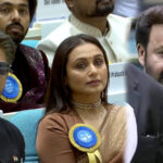71st National Film Awards: शाहरुख खान, रानी मुखर्जी और मोहनलाल की पहली झलक, शाहरुख ने साड़ी संभालने में की रानी की मदद