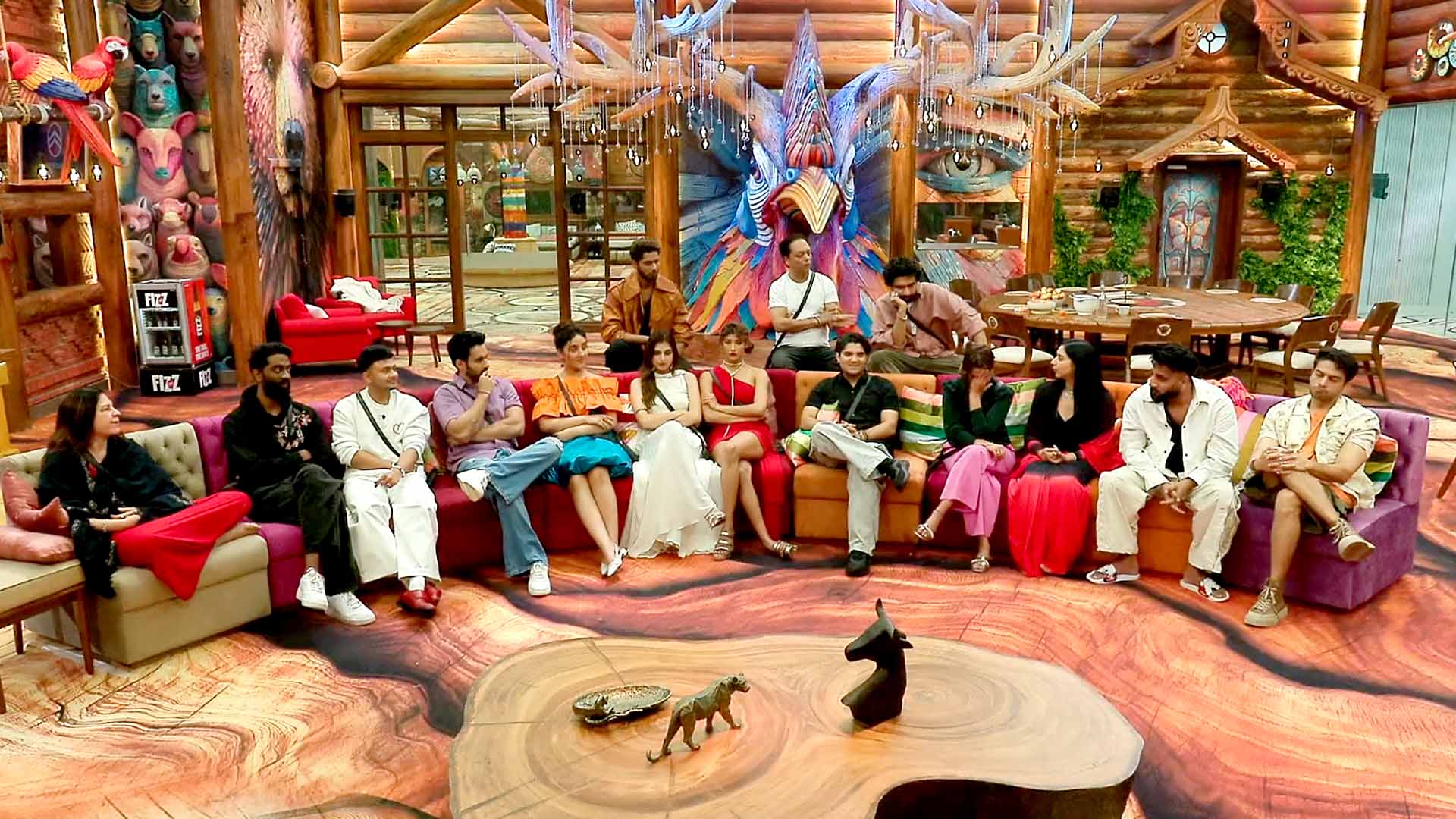 Bigg Boss 19: आने वाला है बड़ा धमाका, दूसरी वाइल्ड कार्ड एंट्री से मचेगा हंगामा! घर के इस सदस्य से है कनेक्शन!