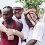 बिहार के कटिहार से अद्भुत तस्वीर,पब्लिक के कंधे पर बैठ सांसद तारिक अनवर ने किया बाढ़ प्रभावित क्षेत्र का निरीक्षण,जानिए क्या है पूरा मामला?