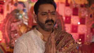 bhojpuri star pawan singh suddenly quits rise and fall why did his family arrive on the set