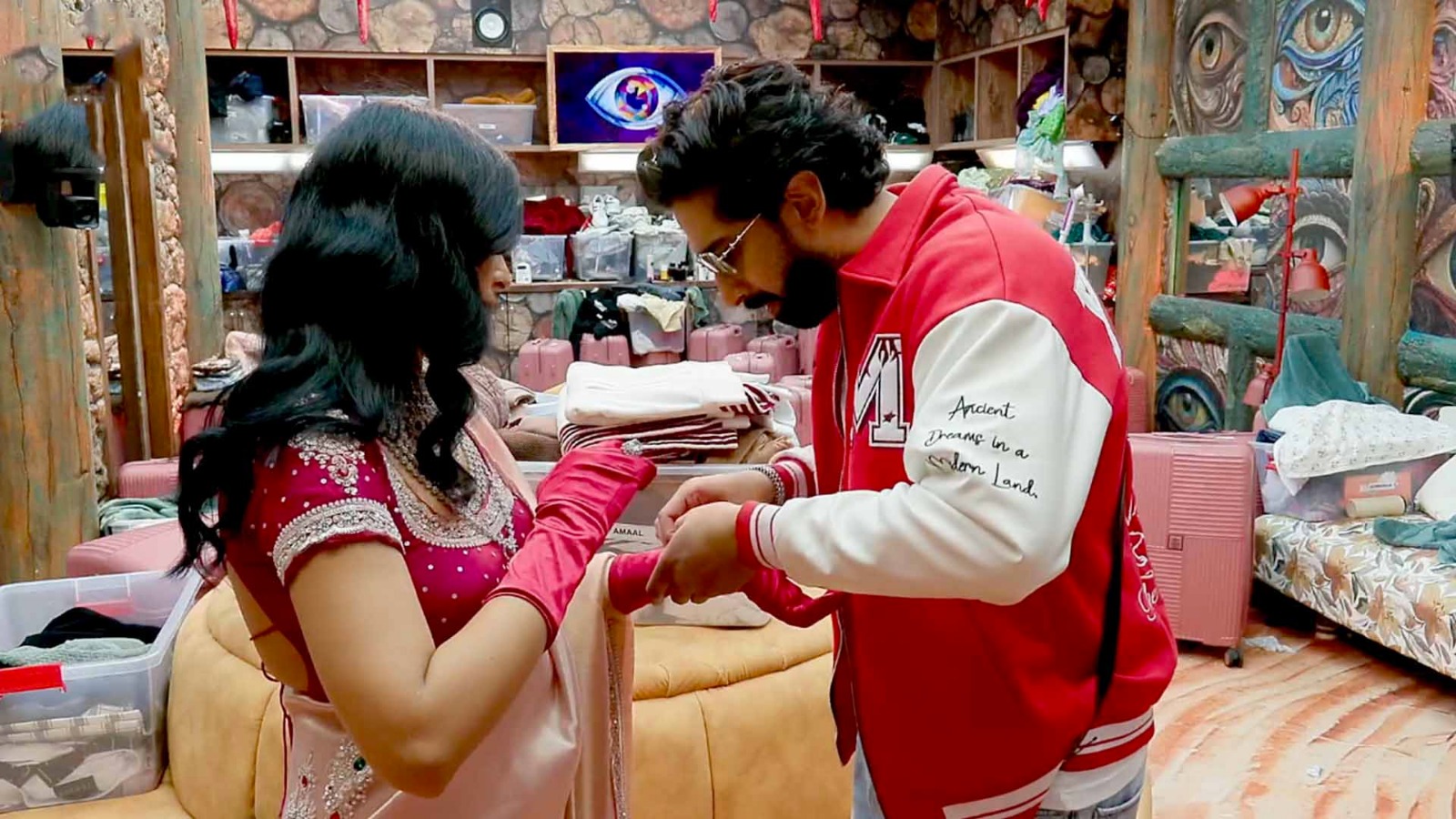 Bigg Boss 19 Weekend Ka Vaar: अमाल-तान्या की यारी… रोमांटिक हो रही दोनों की कहानी, शुरु हो रही एक और लव स्टोरी…