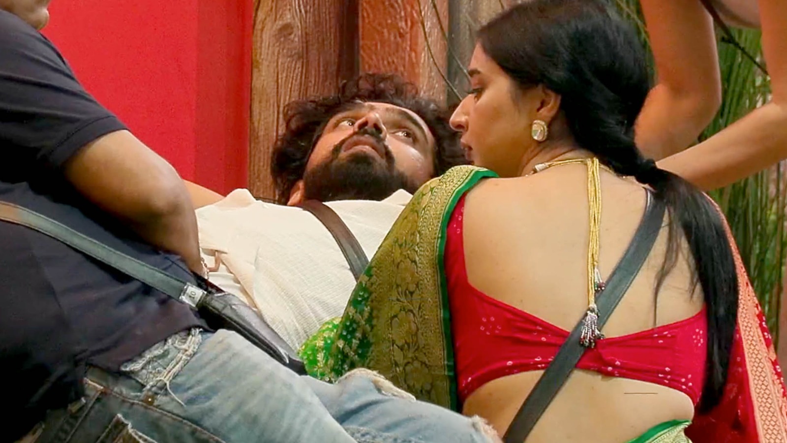 Bigg Boss 19: घर में इमोशनल हुए अमाल तो तान्या ने सुनाई कहानी, बोलीं-एक लड़का था, जिसे गांव वाले बहुत परेशान करते थे…