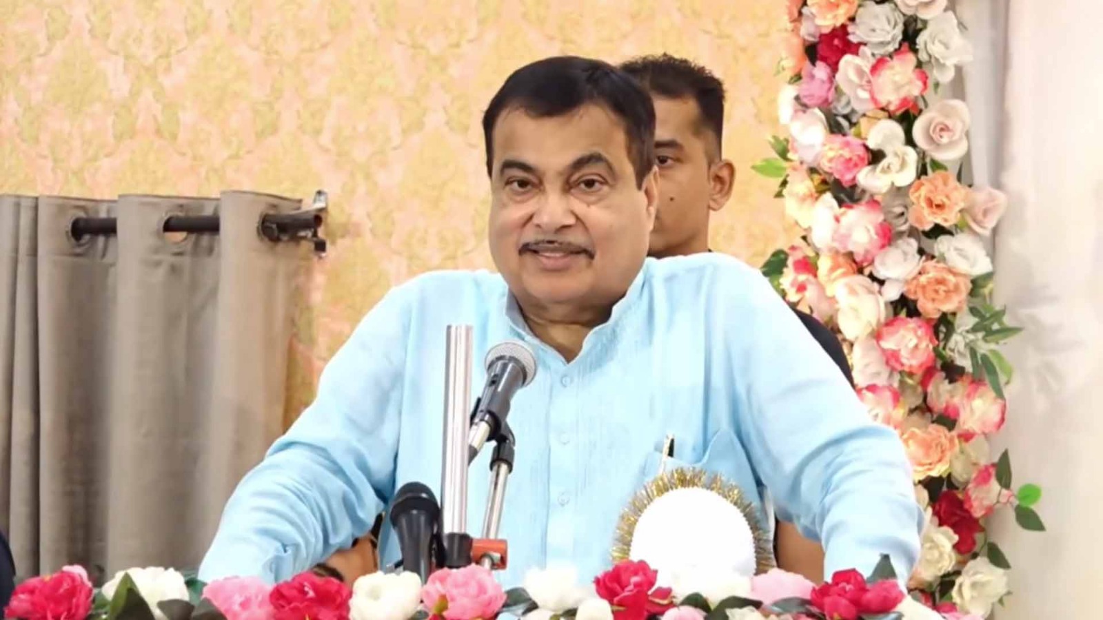 नितिन गडकरी का बड़ा बयान बोले, ‘जाति नहीं, गुण और कर्म से होती है पहचान’