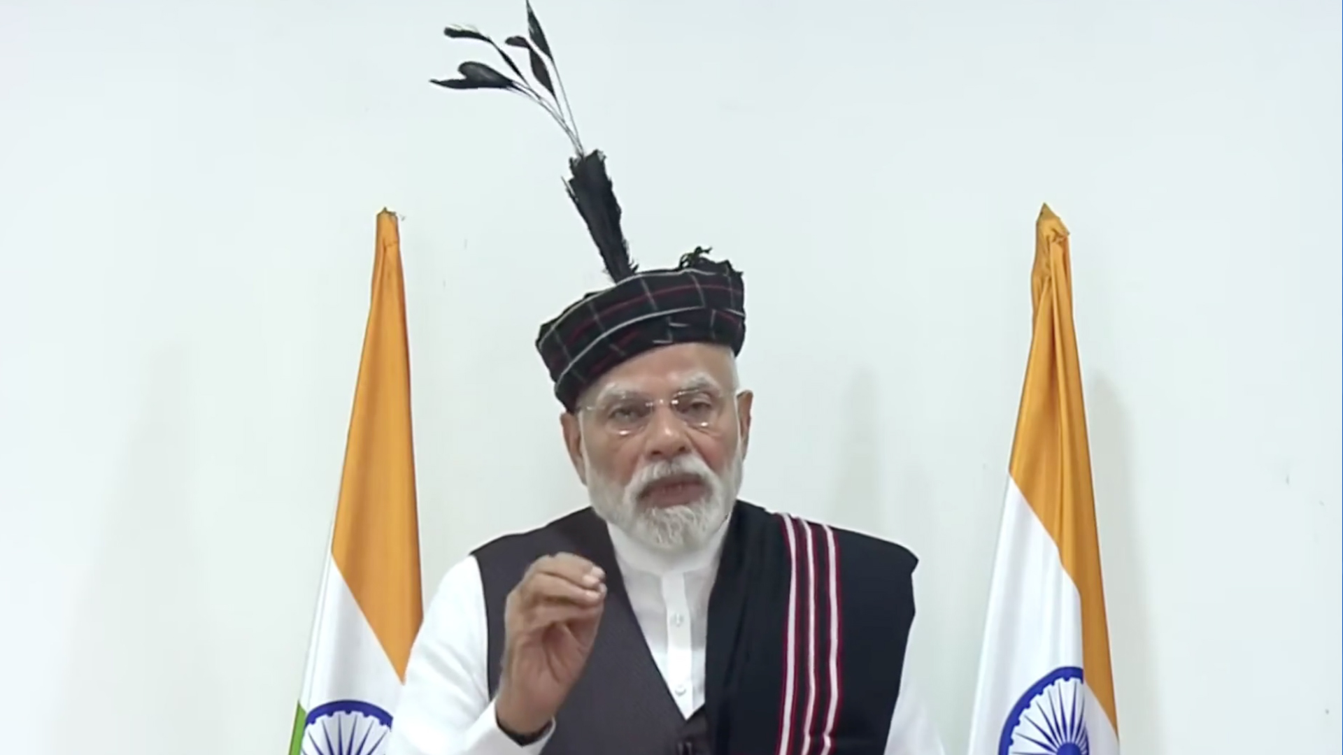 प्रधानमंत्री मोदी का पूर्वोत्तर मिशन, मिजोरम को मिली पहली रेल सेवा और तीन ट्रेनों को दिखाई हरी झंडी