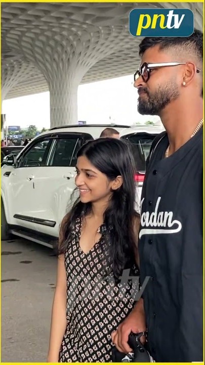 shreyas iyer ibrahim ali khan caught on camera mumbai airport 1