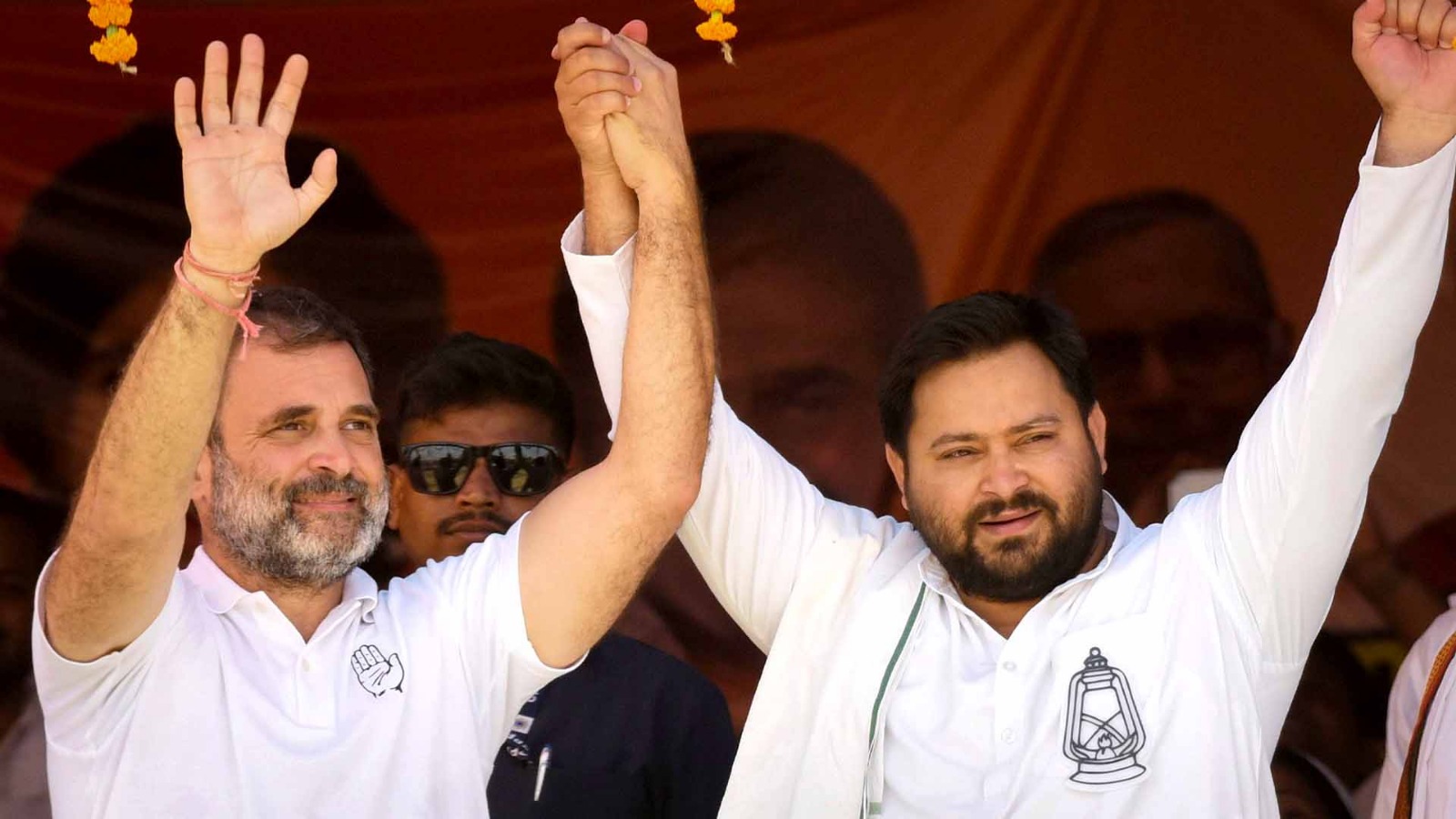 बिहार में तेजस्वी का ऐलान: हर सीट पर लड़ेंगे, महागठबंधन टूटने की आशंका, सियासी गलियारों में हलचल तेज