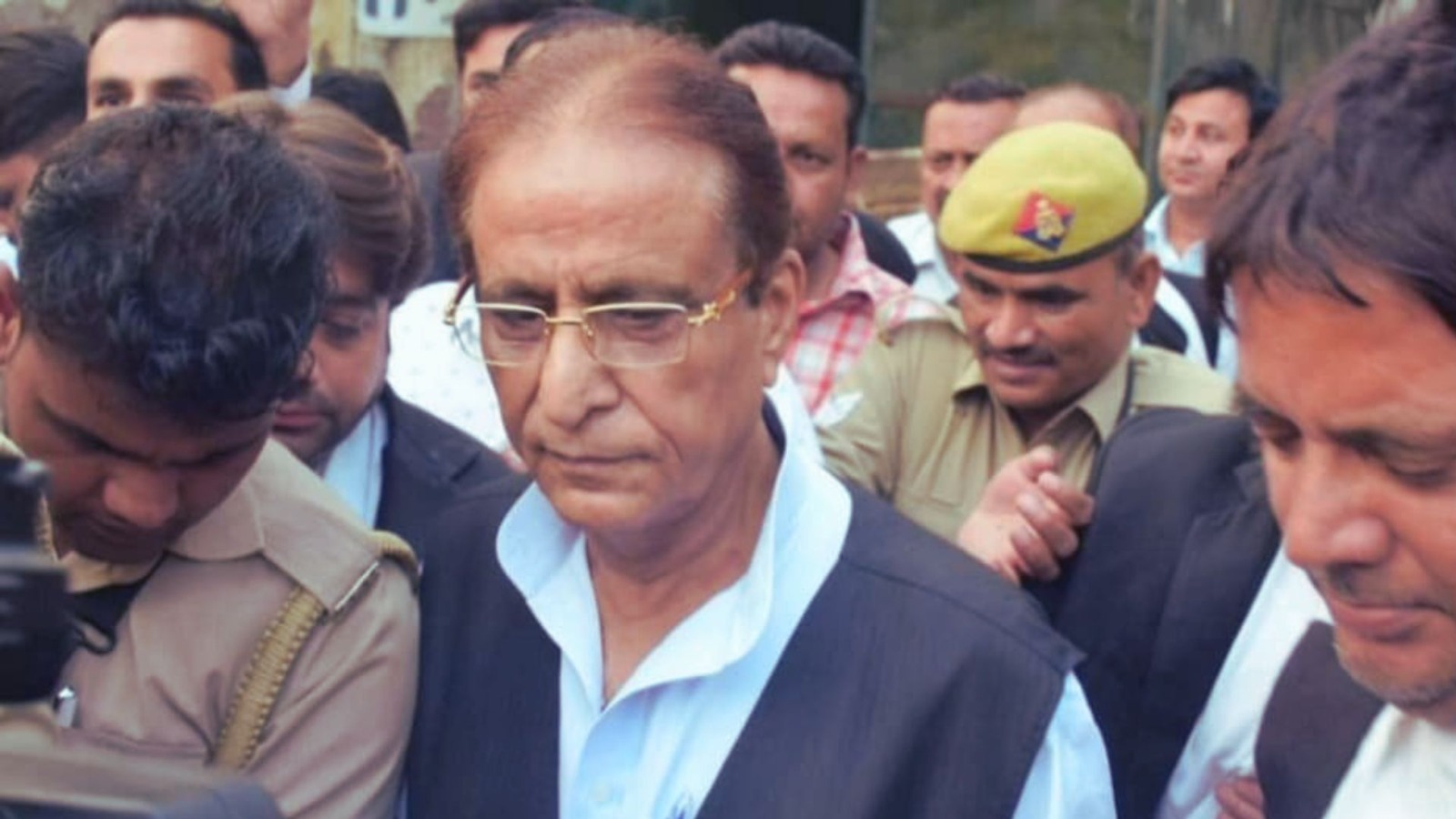 क्या मुख्तार अंसारी की तरह आजम खान को भी खत्म करने की थी साजिश? धीमा ज़हर देने के दावे से गरमाई सियासत