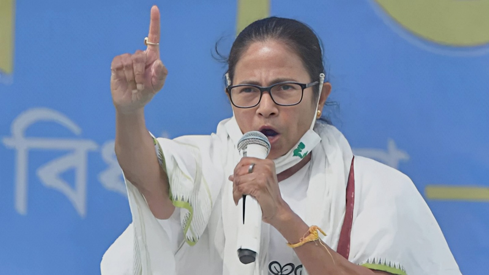दुर्गापुर गैंगरेप मामले पर CM ममता का विवादित बयान, कहा ‘रात 12:30 बजे छात्रा बाहर कैसे निकली?,BJP ने कहा पद पर रहने का अधिकार नहीं…