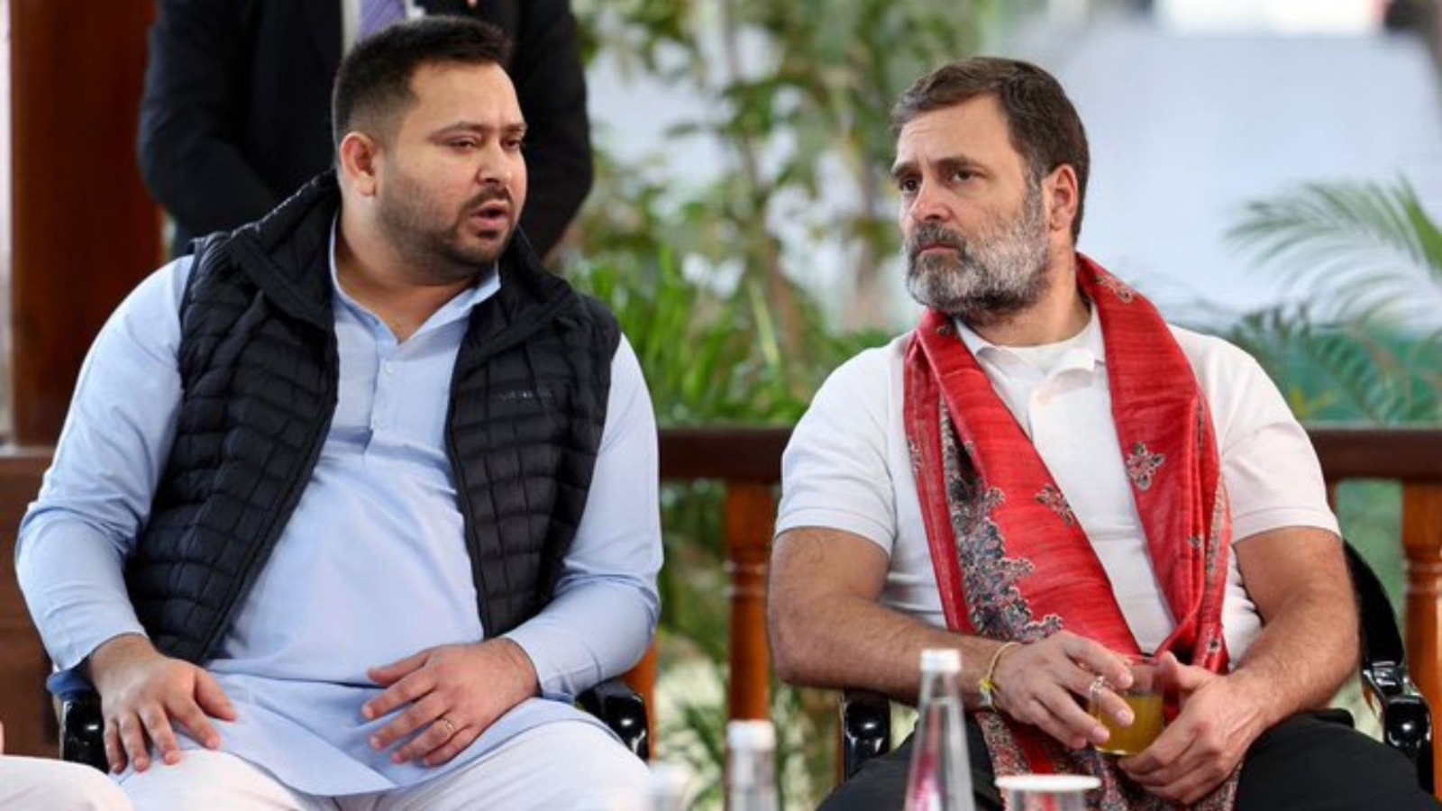 क्या वजह है कि आरजेडी और कांग्रेस के बीच साझा चुनावी वादों पर अब तक कोई बात नहीं बन पाई है?
