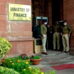 भारत सरकार के धन की देखरेख कौन करता है: CAG, वित्त मंत्रालय या RBI?