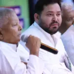 तेजस्वी के लिए वोट मांगते हुए लालू ने दिया बड़ा इशारा, बोले 'रोटी पलटती रहनी चाहिए'