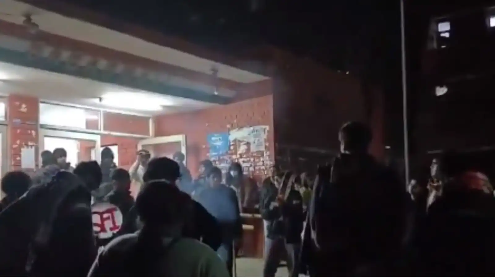JNU में एक बार फिर गूंजा ‘मोदी-शाह तेरी कब्र खुदेगी’ का नारा, आधी रात को उमर-शरजील के समर्थन में गरमाया कैंपस