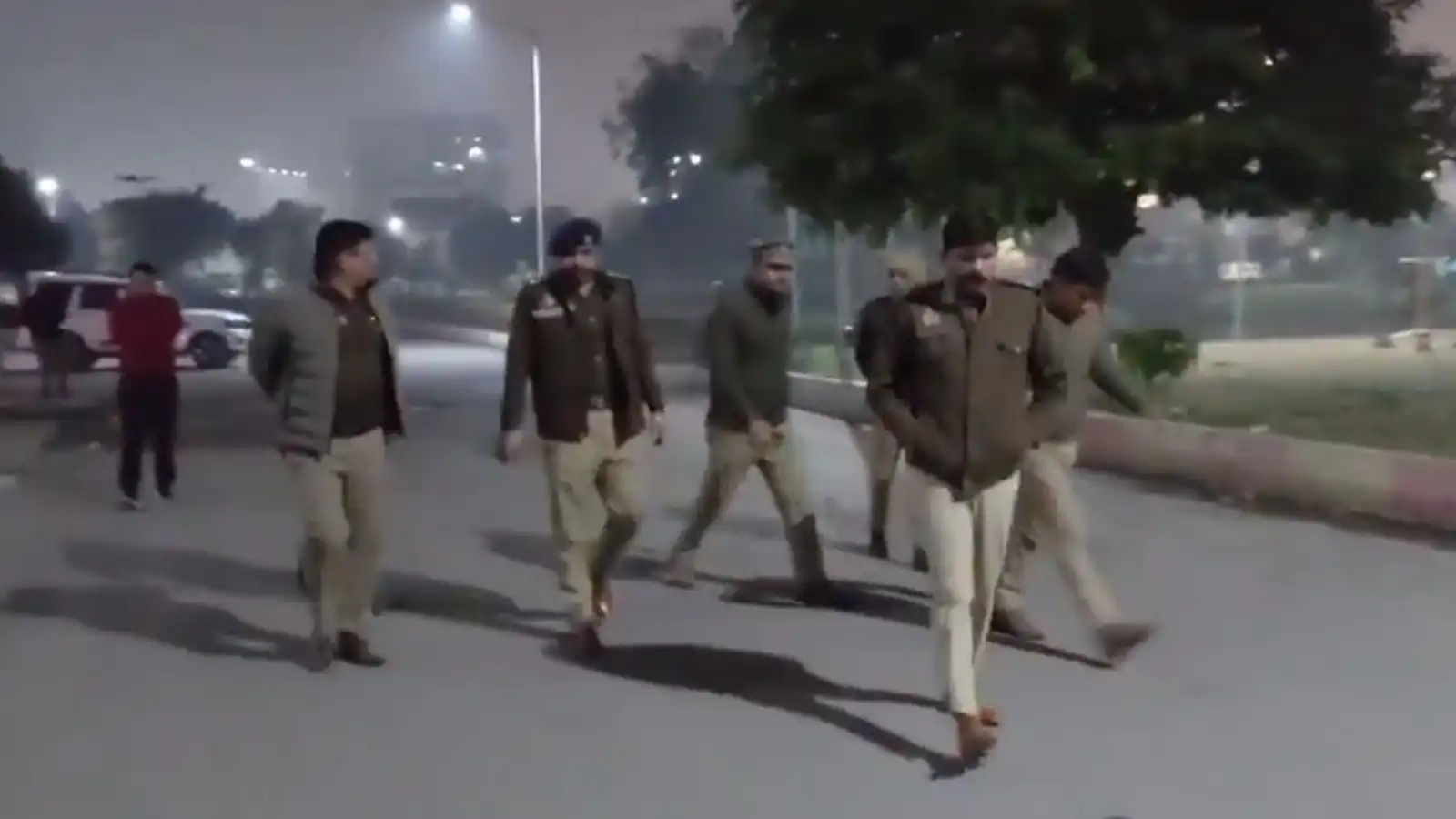 लखनऊ: रेस्टोरेंट में घुसकर बदमाशों ने रिटायर्ड एयरफोर्स अधिकारी को मारी गोली, पुलिस जांच में जुटी