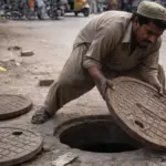 पाकिस्तान में गटर का ढक्कन चुराने वालो की खैर नही, 50 लाख के जुर्माने के साथ होगी 10 साल की जेल