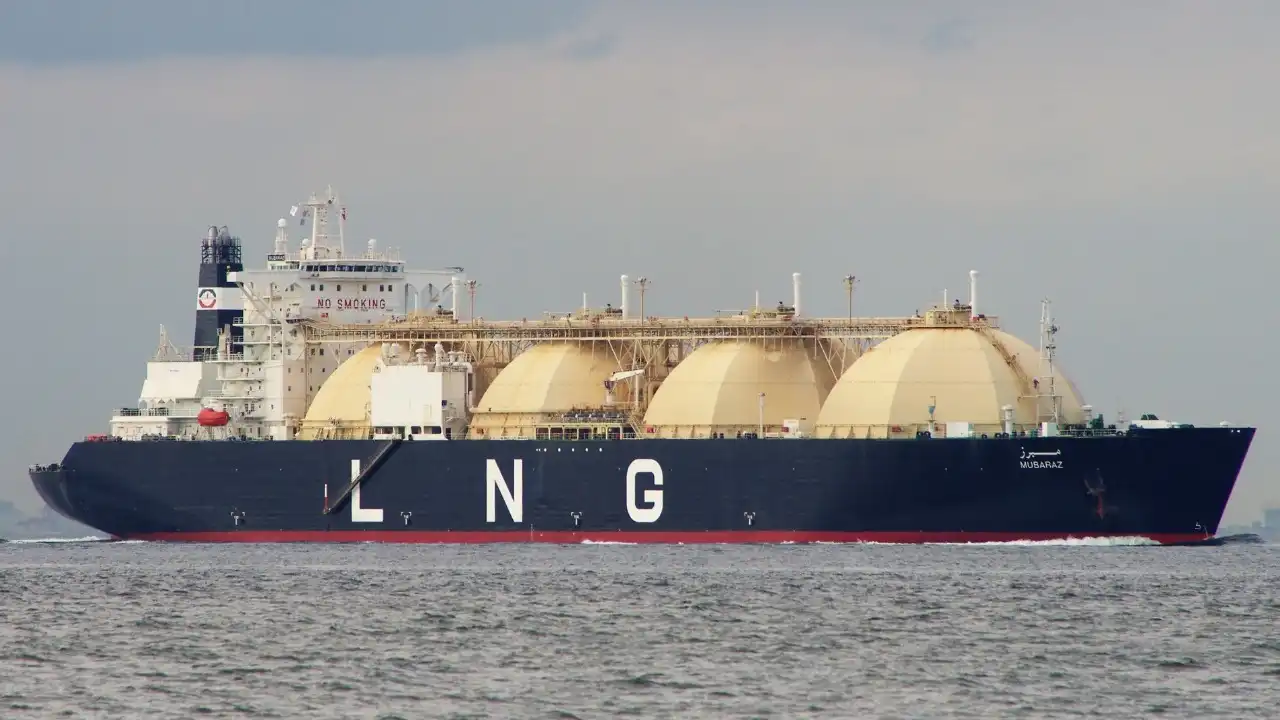 अमेरिका-ईरान तनाव के बीच राहत भरी खबर, LNG से लदा टैंकर भारत की ओर हुआ रवाना