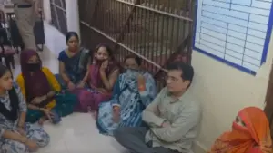 मुंबई में दो नाबालिगों से दुष्कर्म का मामला: पुलिस कार्रवाई पर सवाल, बीजेपी का घाटकोपर थाने पर प्रदर्शन