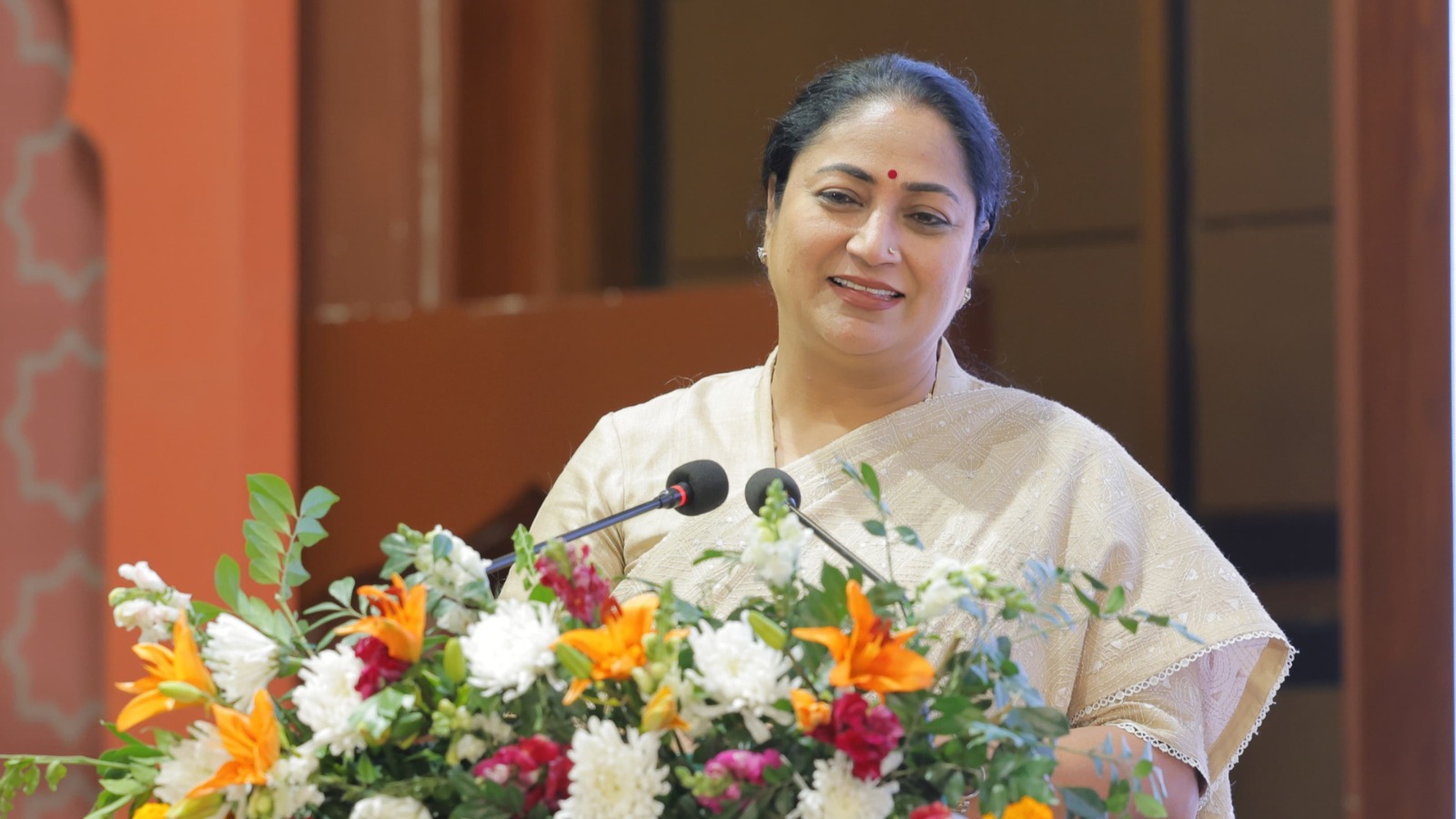 ‘सभी मजदूरों को दोपहर 1 से 4 बजे तक आराम देना अनिवार्य’, भीषण गर्मी में लोगों को हीटवेव से बचाने के लिए दिल्ली CM रेखा गुप्ता ने उठाए महत्त्वपूर्ण कदम