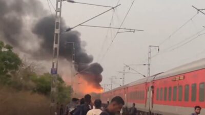 दिल्ली-मुंबई रूट पर मचा हड़कंप, त्रिवेंद्रम से निजामुद्दीन आ रही राजधानी एक्सप्रेस में लगी आग, कई ट्रेनें अटकीं