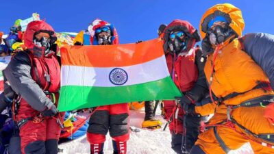 माउंट एवरेस्ट पर ‘वंदे मातरम्’ की गूंज, डेथ जोन में BSF की बेटियों ने लहराया तिरंगा; रचा इतिहास
