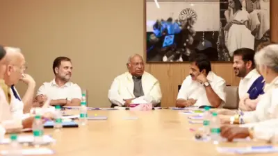 केरल की सत्ता की रेस तेज़, कांग्रेस में CM पद को लेकर 3 बड़े चेहरों पर मंथन!