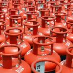 LPG Price Hike: रसोई पर महंगाई की मार! 29 रुपये महंगा हुआ गरेलु सिलेंडर, 3 महीने में ₹89 की बढ़ोतरी