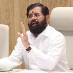 शिवसेना में फिर बड़ी सेंध, उद्धव खेमे के कई दिग्गज नेताओं ने थामा शिंदे गुट का दामन