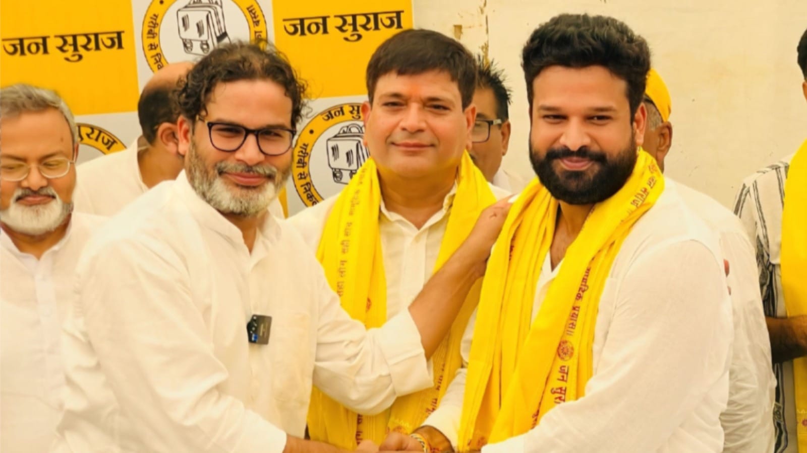 ritesh pandey enters politics left big parties joins jan suraj 1
