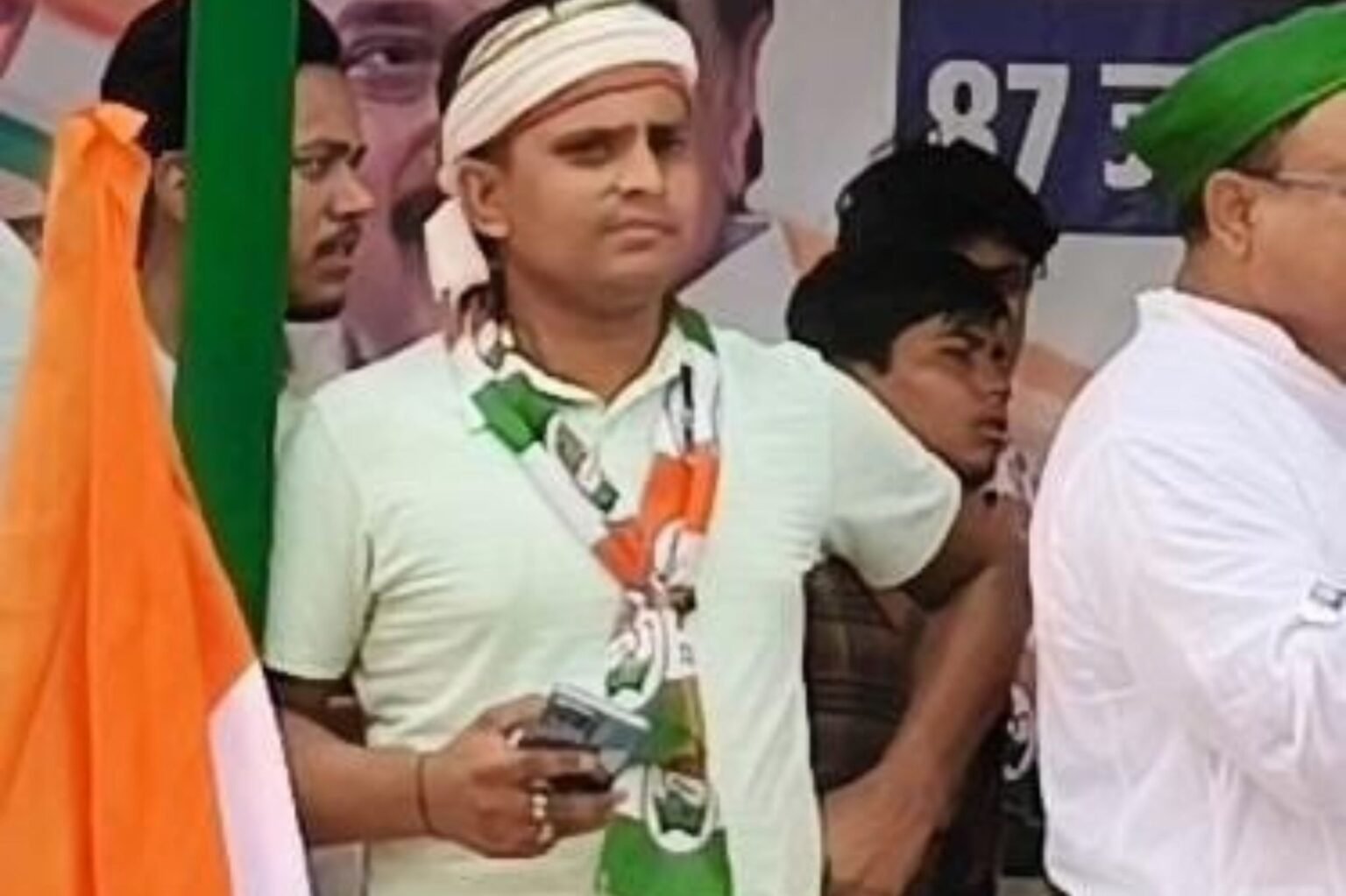 a person who abused pm modi from the congress stage in darbhanga bihar was arrested the organizer apologized