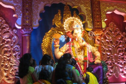 ganeshotsav 2025 lalbaugcha raja warns fake vip pass