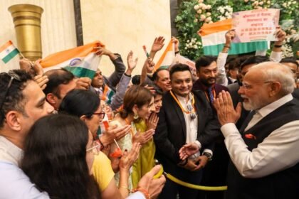 pm modis grand entry on chinese soil slogans of bharat mata ki jai welcomed on the red carpet