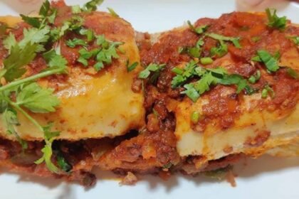 A spicy street food from Mumbai you can easily make it at home learn how to make it and the recipe.