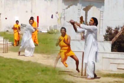 cricket fever before india pakistan match aniruddhacharya maharaj shows batting skills on the field