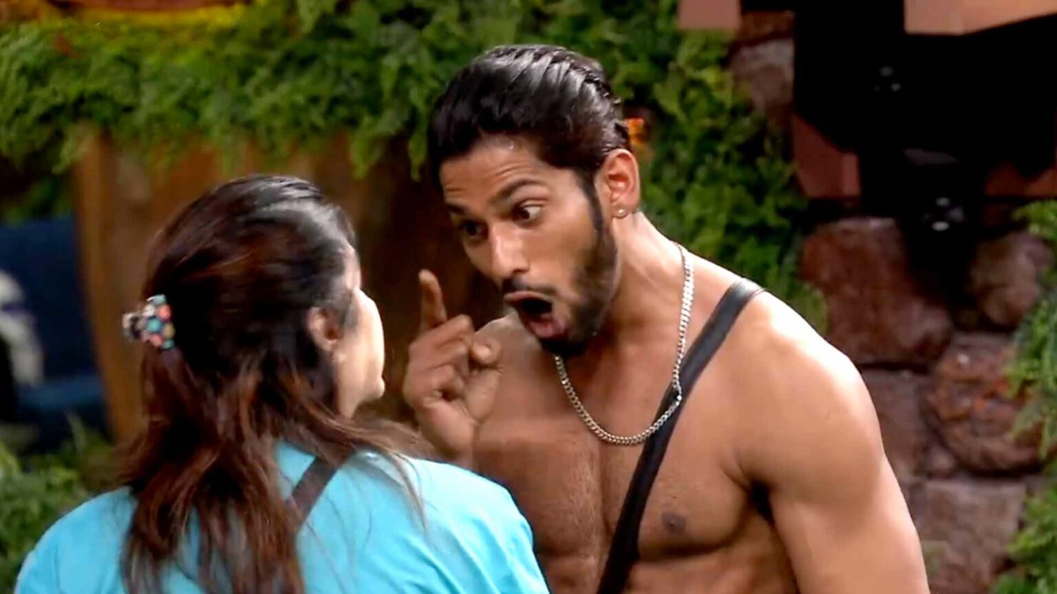 dont touch me bigg boss 19 basir and kunikas intense fight nehal calls him thief