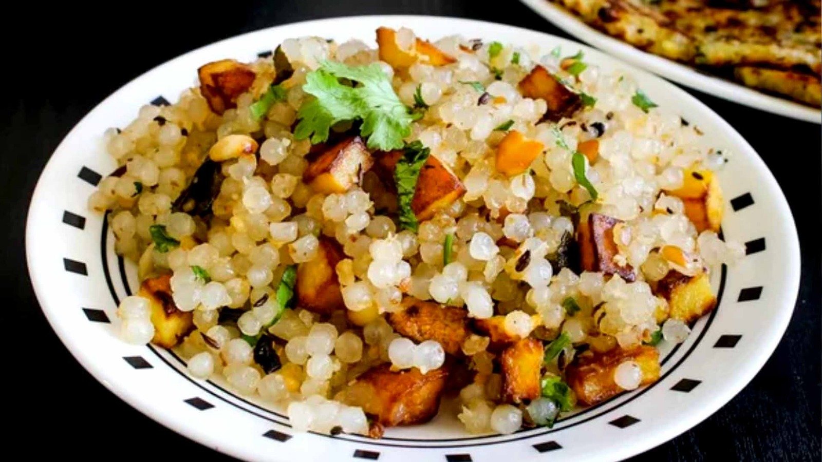 if your sabudana khichdi becomes sticky just adopt this easy method and get a crispy taste