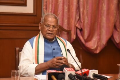 manjhis pressure politics before bihar elections if he gets less than 20 seats then he will field candidates on 100 seats