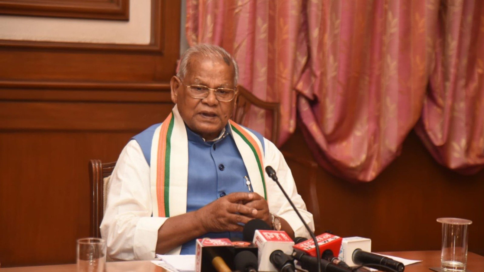manjhis pressure politics before bihar elections if he gets less than 20 seats then he will field candidates on 100 seats