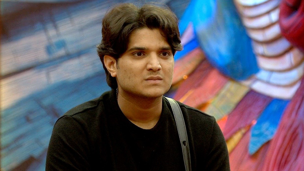 mridul got injured in bigg boss house got hurt during the task fans reaction came out