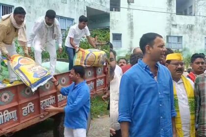 tej pratap yadav reached raghopur with ration and medicine created a stir in the political corridors