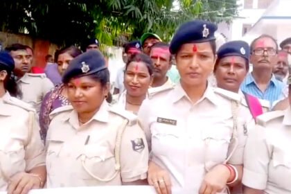 when the salary was increased the female police personnel started dancing and expressed their gratitude to the chief minister