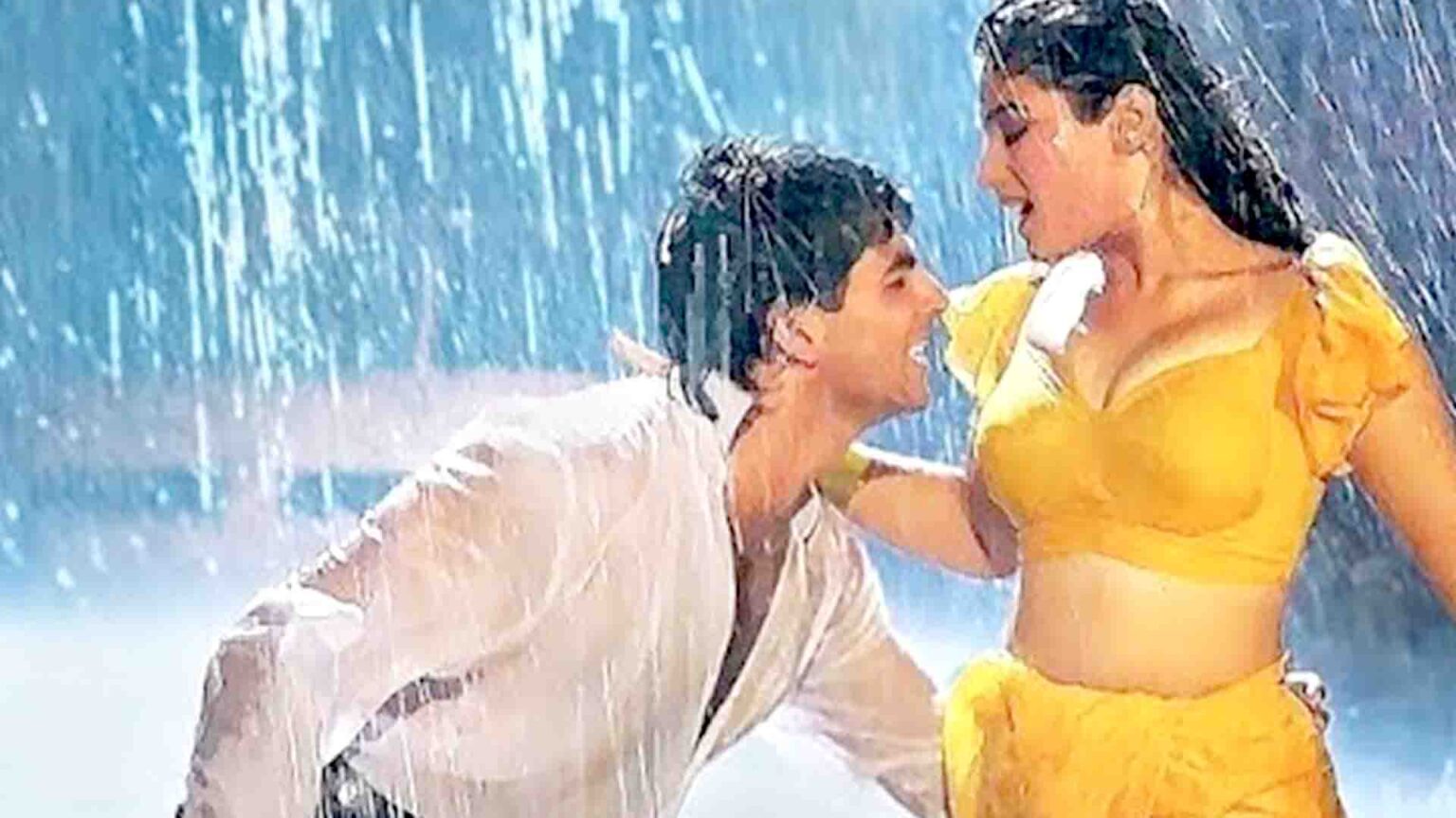 Raveena Tandon Tip Tip Barsa Pani Akshay Kumar Bollywood Iconic Song