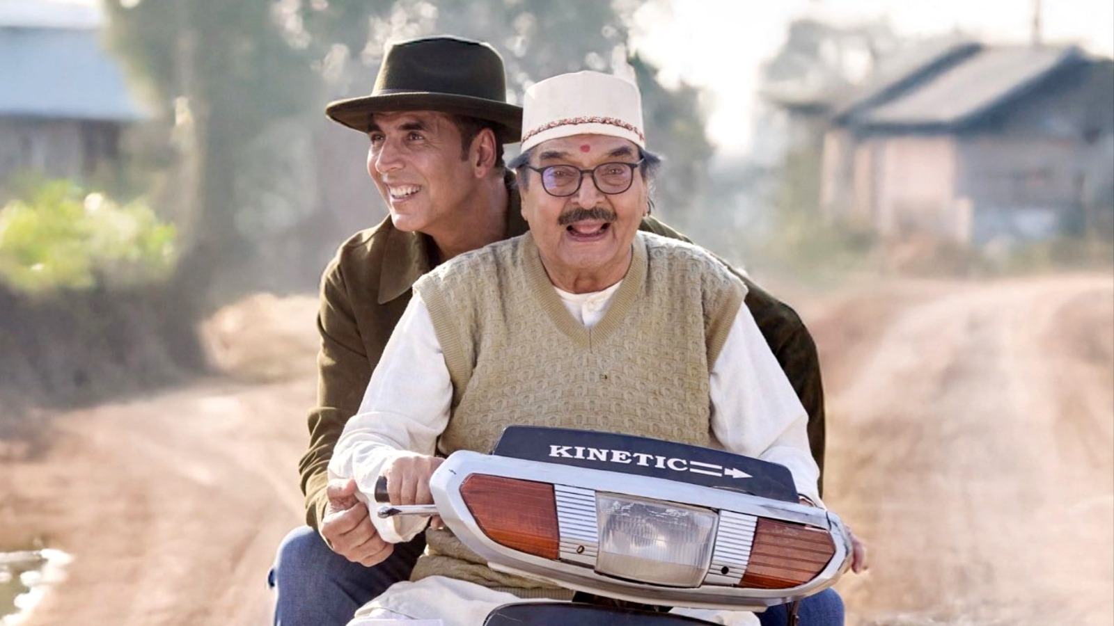 akshay kumar in shock after asranis death priyadarshan reveals what happened on the set on his last day