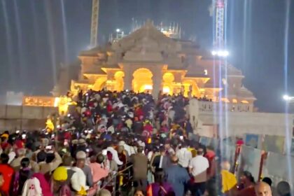 ayodhya diwali 2025 city to light up with lamps cm yogi announces plan