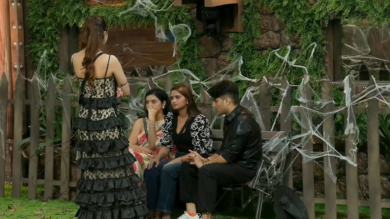 bigg boss 19 neelam refuses duty house chaos captain trouble