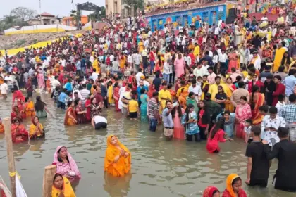 chhath festival creates new record 50k crore business boom and deshi market glow
