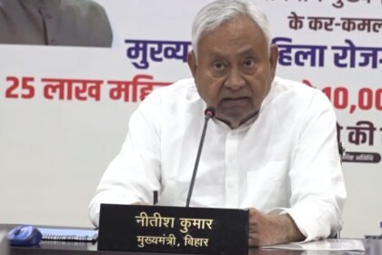 elections are coming pay attention why did nitish kumar say this while giving money to 25 lakh women