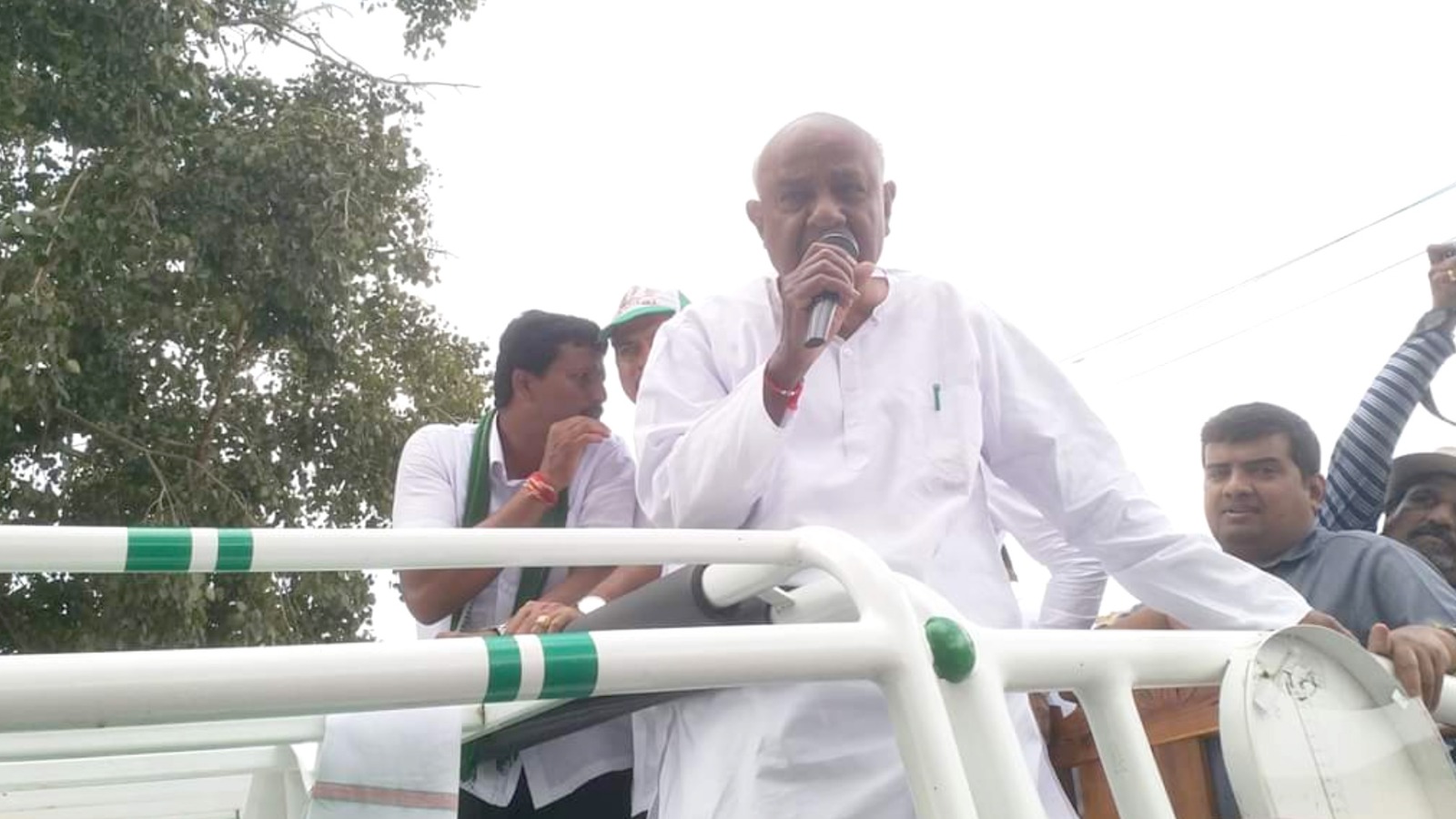 hd devegowda admitted to hospital icu treatment